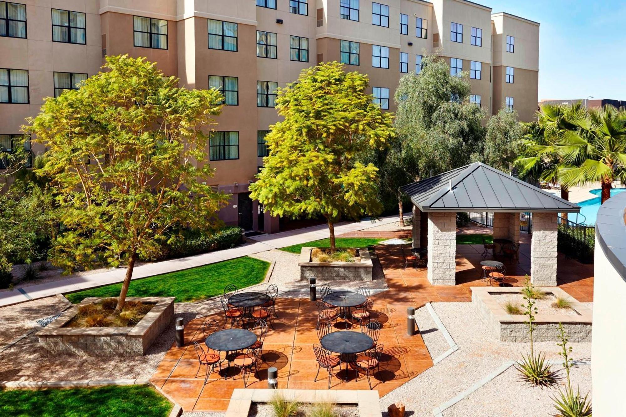 Courtyard Phoenix North / Happy Valley Kültér fotó